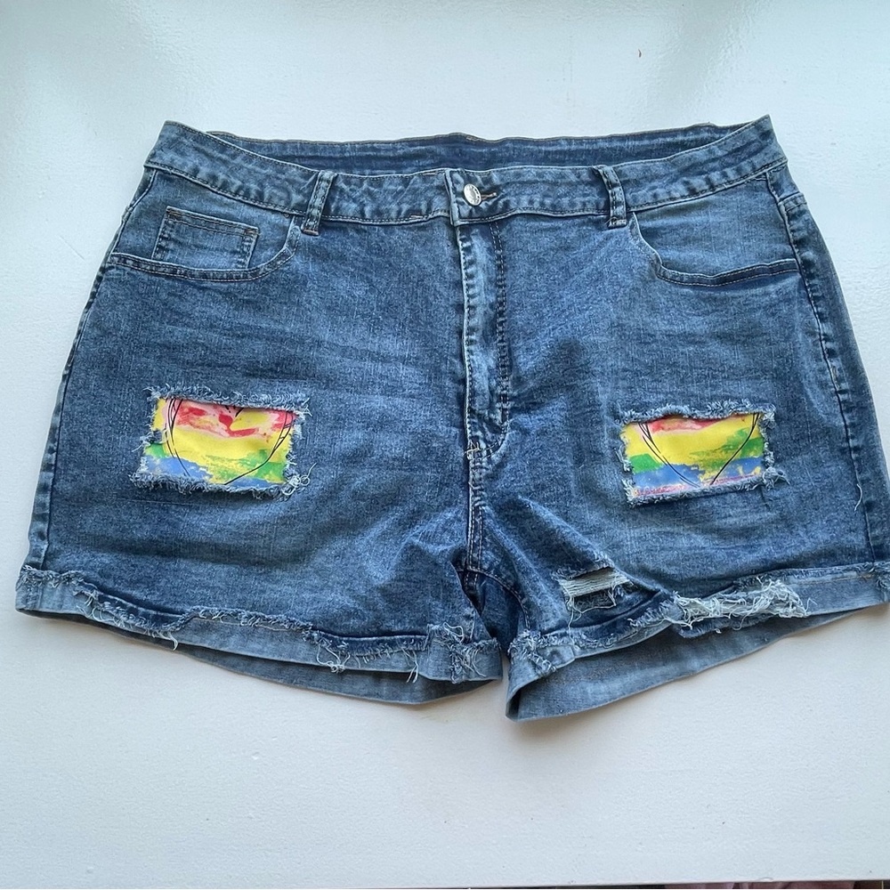 Plus size rainbow heart distressed jean shorts - Picture 3 of 14